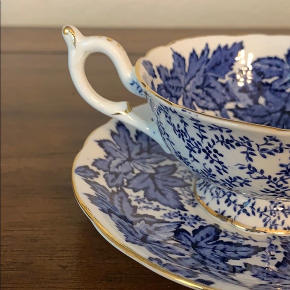 Vintage Coalport tea cup and saucer - Picture 5 of 11